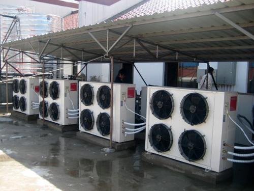 泳池?zé)岜脵C(jī)組